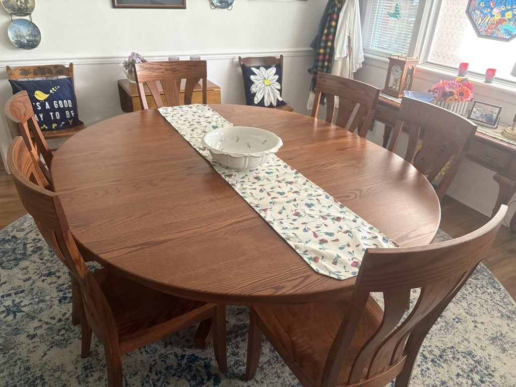 Boundbrook Table with leaves on Oak in Golden Pecan