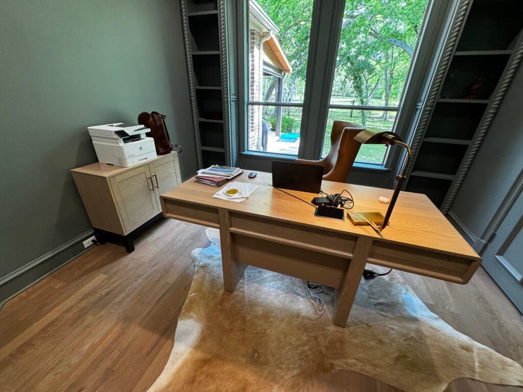 Shown in Oak Wood Sand Stain