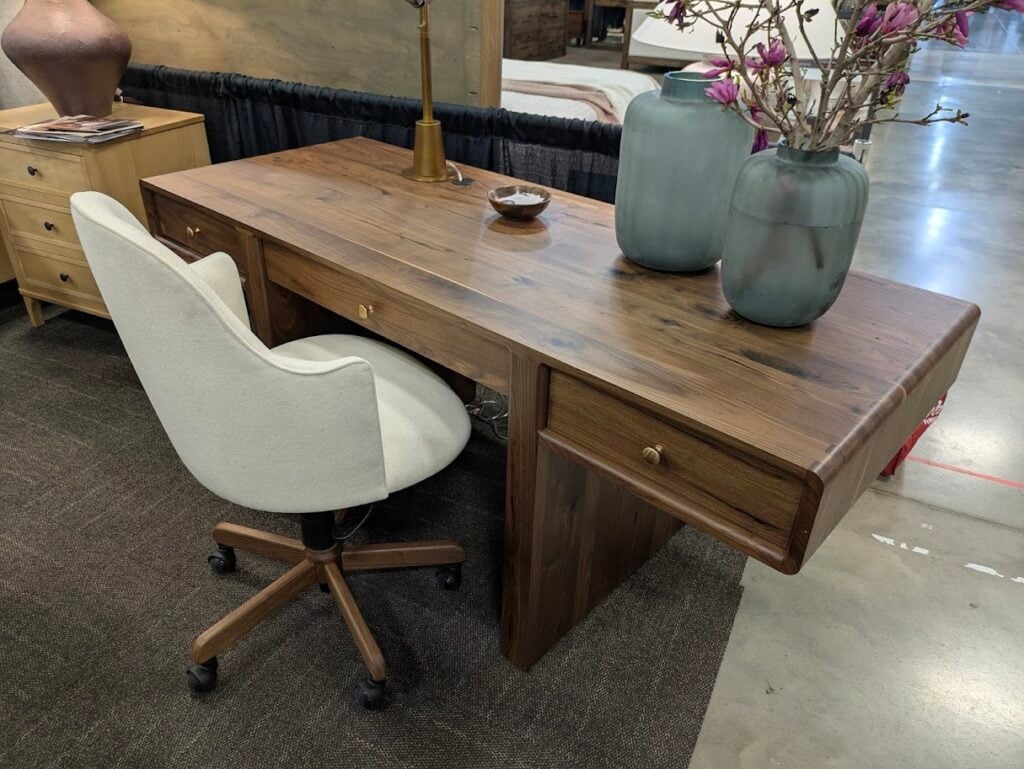 Shown in Rustic Walnut Natural