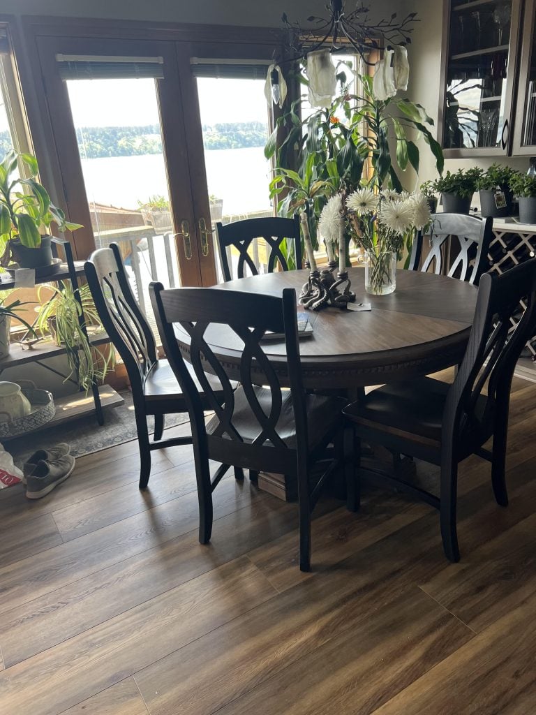 Wood: Oak, Stain: Earthtone Seat, Ebony Legs