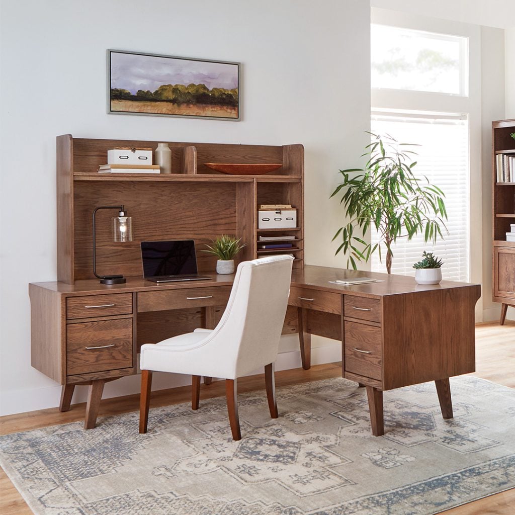 Shown in Oak American Antique Stain